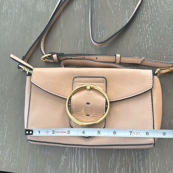 Tignanello Elegant Light Peach Leather Crossbody Bag Gold Tone Ring Accents EUC - Picture 7 of 14